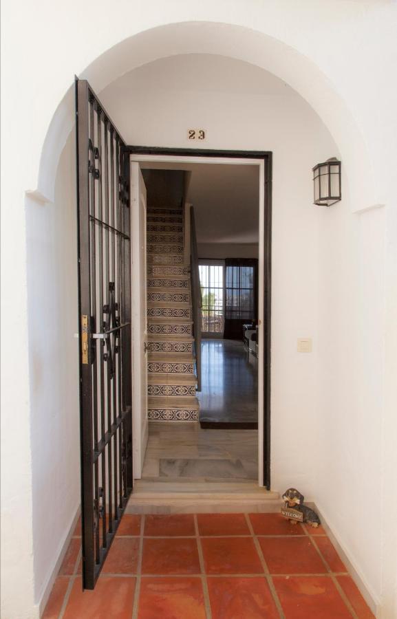 Vila Agradable Adosado Con Piscina La Hidalga Benalmádena Exteriér fotografie