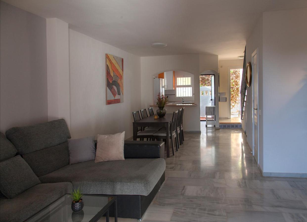 Vila Agradable Adosado Con Piscina La Hidalga Benalmádena Exteriér fotografie