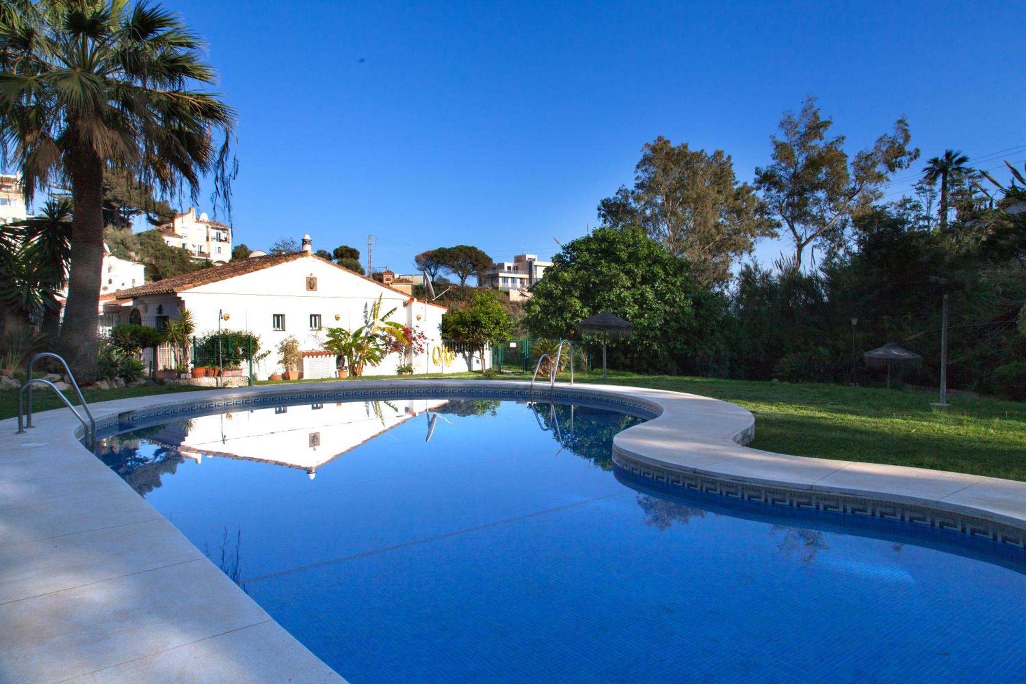 Vila Agradable Adosado Con Piscina La Hidalga Benalmádena Exteriér fotografie